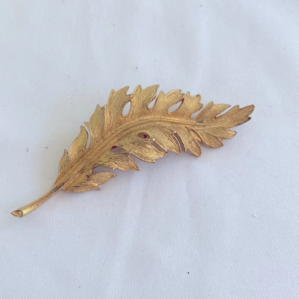 Vintage Coro Gold Tone Textured Leaf Brooch Pin - Mid Century